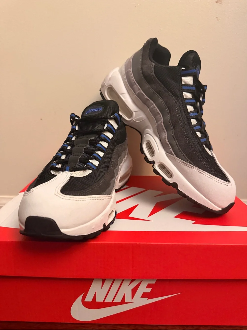 Nike Air Max 95 – Black / Medium Blue / Anthracite – Men’s Size 9.5